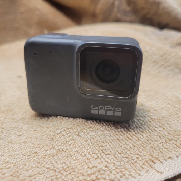 GoPro Hero7 Silver Action Camera - Picture 3 of 7